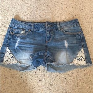 Maurices denim shorts. Size 3/4.